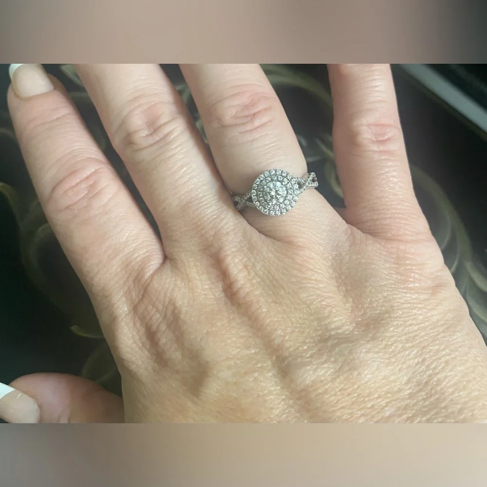 Split Shank round frame Swarovski Element Ring in Sterling Silver by LaArtiste - Picture 9 of 10